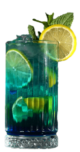 Alkoholfreier Cocktail mit frischen Zitronen, Limetten, Minze und Blue Curacao