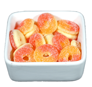 Peach Rings in einer weißen Snackbox Schale