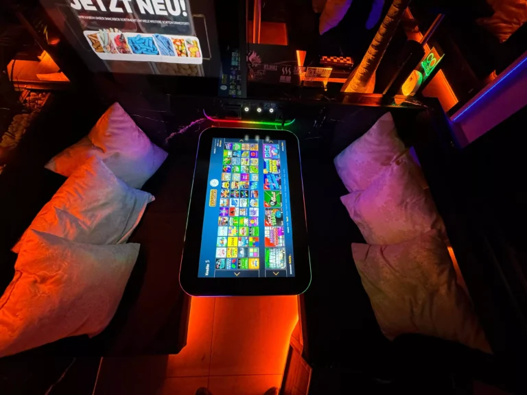 Der neue Mini Tisch in unserer Gaming Lounge, von oben abfotografiert