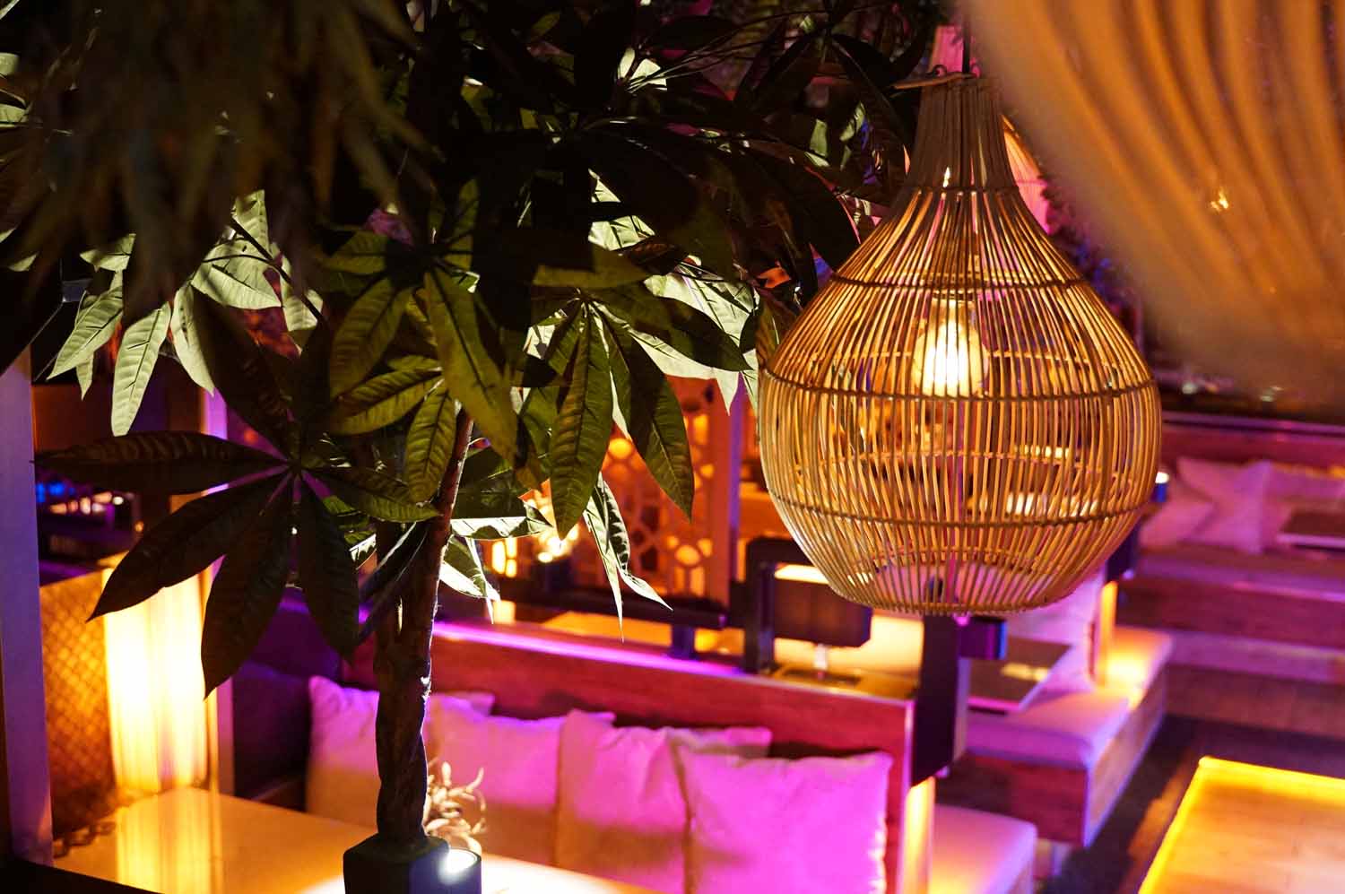 die beste shisha bar in der Nähe vom hauptbahnhof in hamburg mit gaming und spieltischen, fun4four, tavla, schach