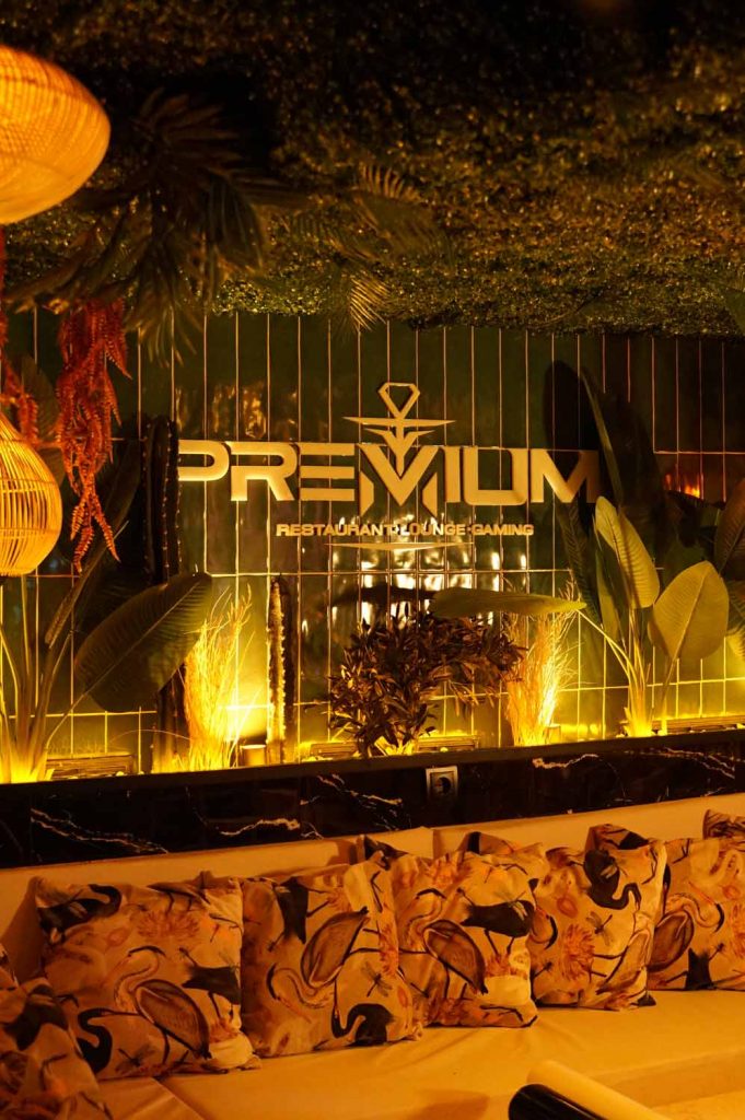 die beste shisha bar in der naehe der alster in hamburg mit der schoensten shisha bar location premium hamburg ganz in der naehe der binnenalster 9 | Alster | PREMIUM - Shisha Bar, Restaurant & Gaming | 14 Oktober 2025 | | Shino