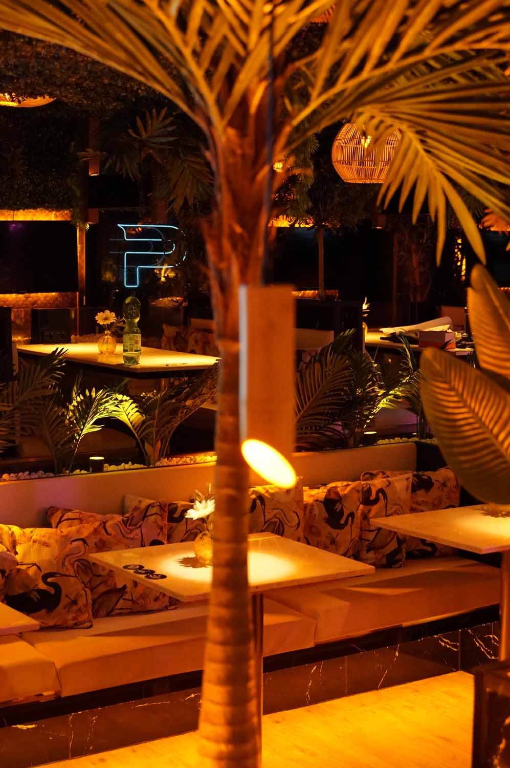 shisha bar hamburg - beste shishabar hamburg - PREMIUM - Shisha Bar, Restaurant & Gaming - shisha lounge & shihsa cafe